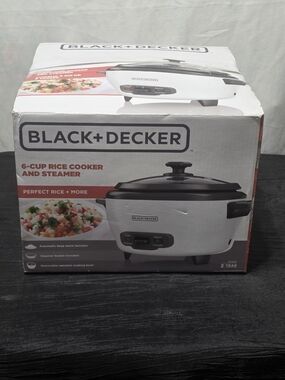 NWT Black & Decker White 6-Cup Rice Cooker and Steamer